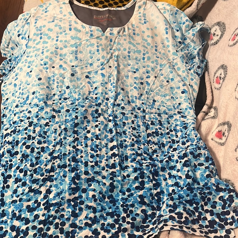 Scrub top